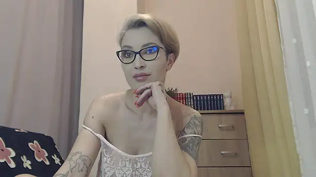 JADAPink    online show from 04-18-26, 06:32
