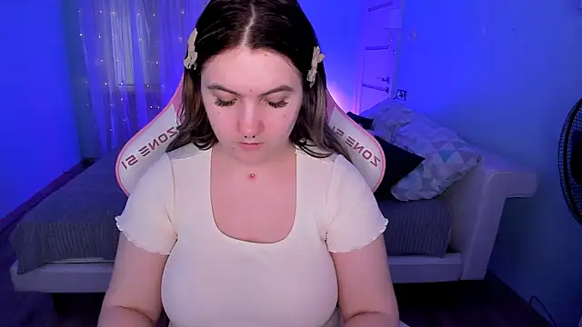 lovelyy julia online show from 02-24-26, 08:15