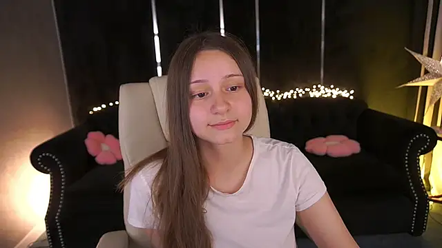 TinyNatalie online show from 05-22-26, 08:51