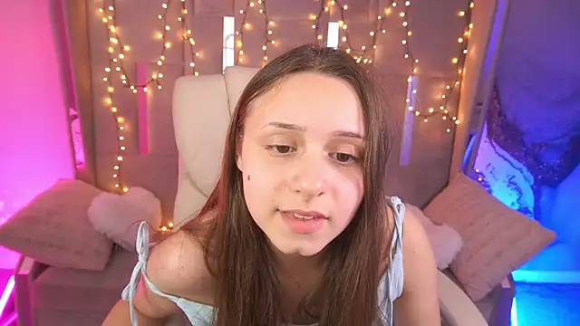 TinyNatalie online show from 05-08-26, 01:37