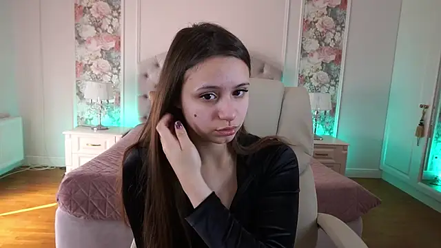 TinyNatalie online show from 04-14-26, 07:46