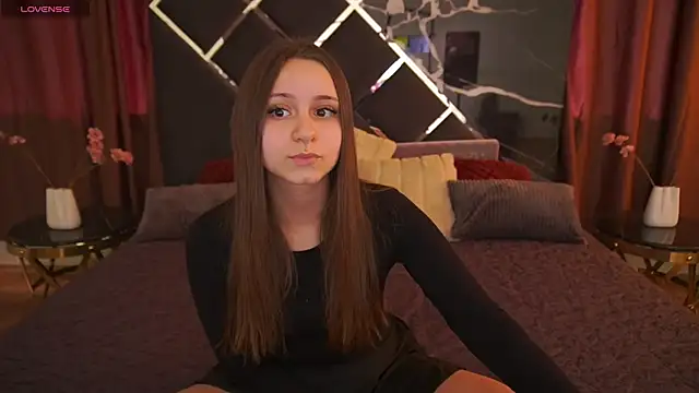 TinyNatalie online show from 04-02-26, 01:07