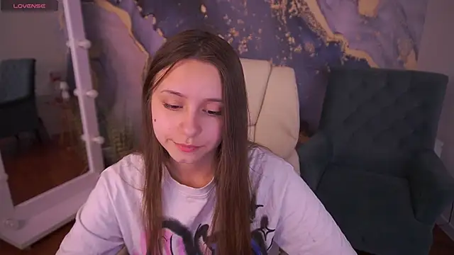 TinyNatalie online show from 05-01-26, 01:27