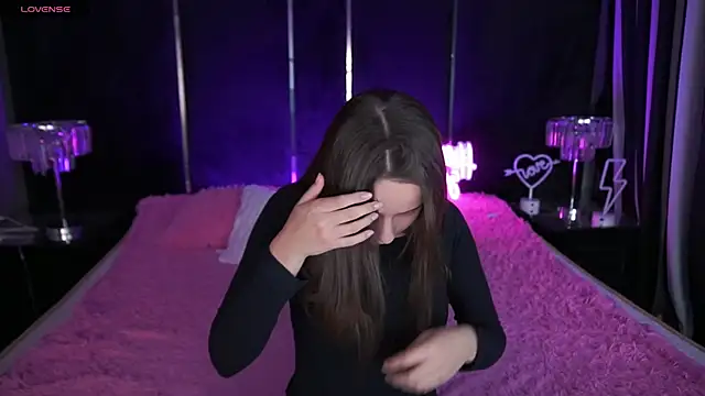 TinyNatalie online show from 12-02-25, 03:47