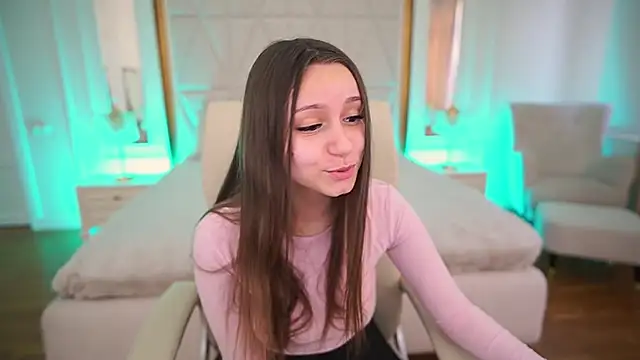 TinyNatalie online show from 03-26-26, 01:53