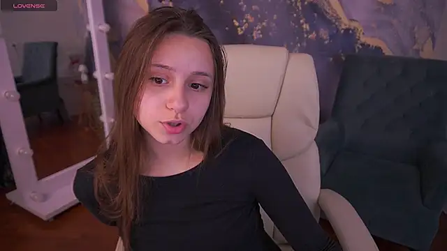 TinyNatalie online show from 05-02-26, 06:07