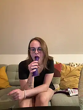 Snapshot of norafack33 chatting on 02-08-26, 05:10 norafack33 online show from 02-08-26, 05:10