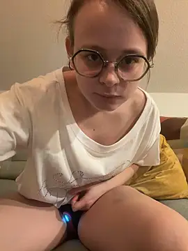 Snapshot of norafack33 chatting on 03-22-26, 07:48 norafack33 online show from 03-22-26, 07:48