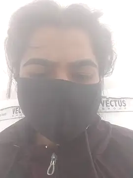 Qxriya online show from 11-23-25, 09:41