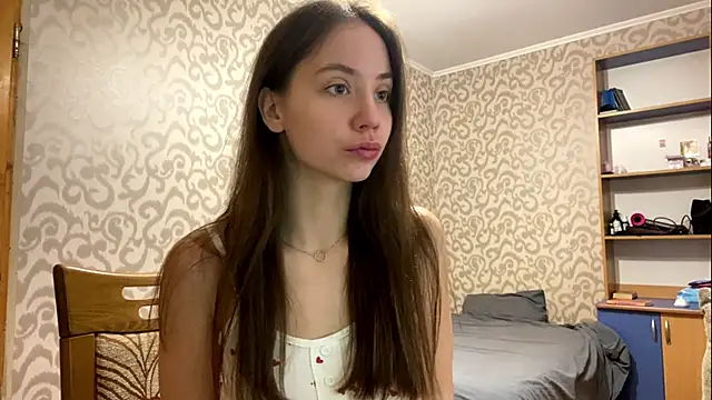 ChandaApplin online show from 12-18-25, 09:25