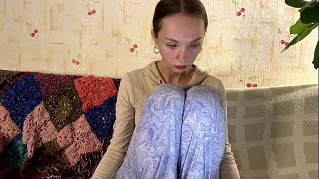 PaulaTisch online show from 12-15-25, 04:13