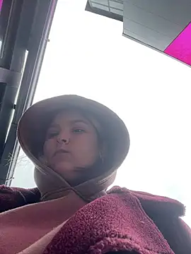 Snapshot of KateBurlesk chatting on 03-04-26, 09:06 KateBurlesk online show from 03-04-26, 09:06