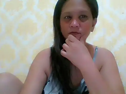 Snapshot of divinegrace1983 chatting on 04-08-26, 05:14 divinegrace1983 online show from 04-08-26, 05:14