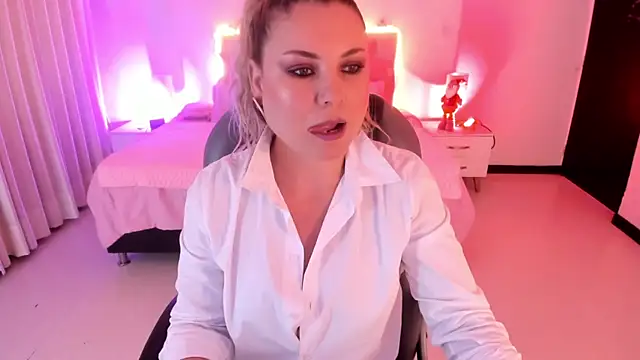 Violeta Hotter online show from 12-19-25, 11:23