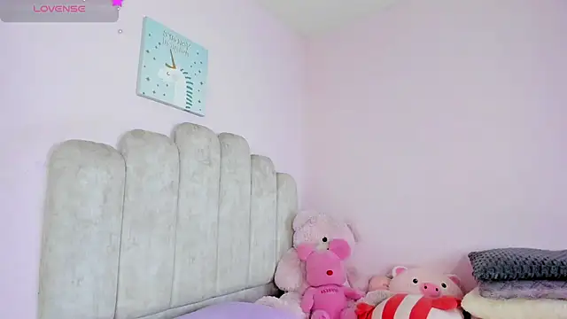 Snapshot of paula_cosiio chatting on 01-14-26, 01:04 paula cosiio online show from 01-14-26, 01:04