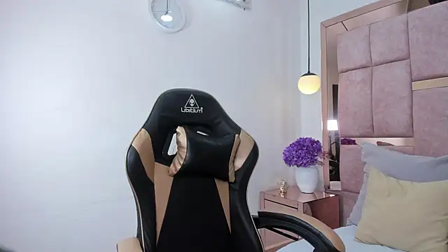 thalia nichols online show from 04-15-26, 08:20