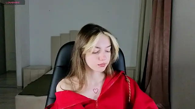 MILLIE MUR online show from 01-14-26, 05:22