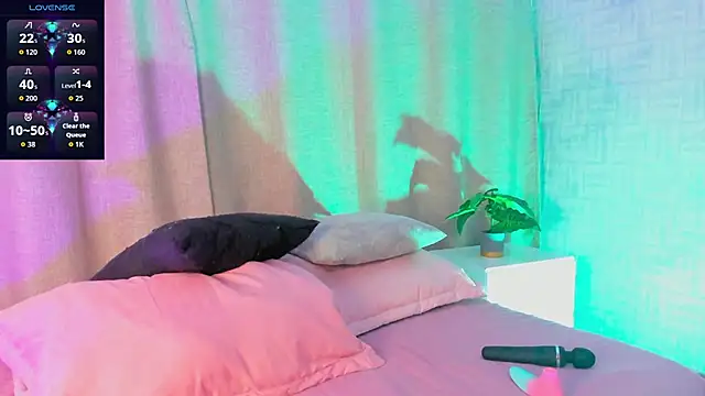 Jenn Owens online show from 11-26-25, 04:01