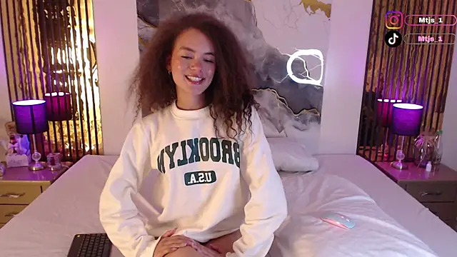 MiticaBrennet  online show from 04-10-26, 04:41