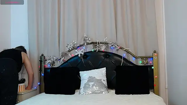 Leona Rae online show from 12-23-25, 09:30