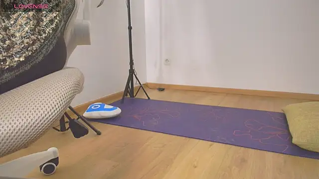 Sweet Eira online show from 04-24-26, 06:43