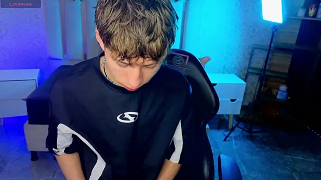 kaelwolf tay online show from 05-06-26, 11:47