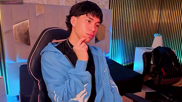 kaelwolf tay online show from 03-12-26, 08:02