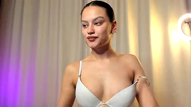 Snapshot of _CamillaStar_ chatting on 11-22-25, 10:30 CamillaStar online show from 11-22-25, 10:30