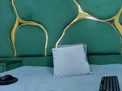 RoxanneBloom online show from 04-09-26, 04:03