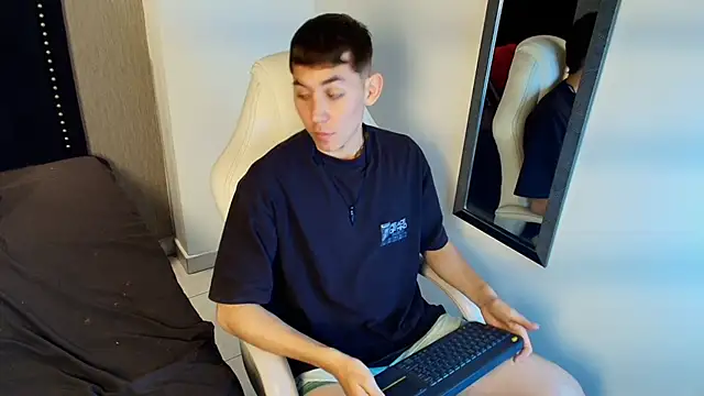 LoganFoster  online show from 01-07-26, 08:36