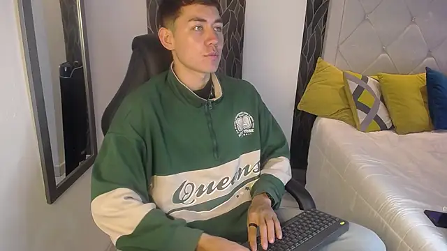 LoganFoster  online show from 01-11-26, 02:02