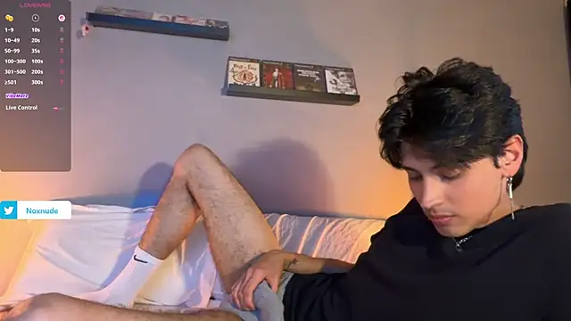 Snapshot of noxnude chatting on 05-19-26, 10:17 noxnude online show from 05-19-26, 10:17