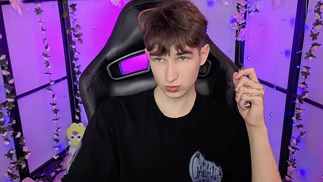 Maxwellchiik online show from 11-25-25, 12:38