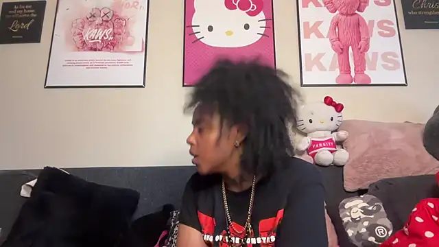 Snapshot of seductivefreak7 chatting on 12-16-25, 06:01 seductivefreak7 online show from 12-16-25, 06:01