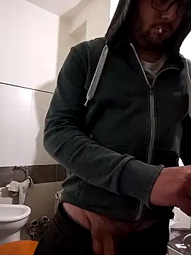 Snapshot of cris89_real chatting on 11-25-25, 05:08 cris89 real online show from 11-25-25, 05:08