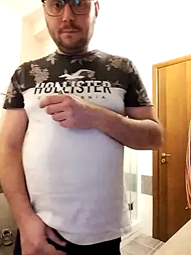 Snapshot of cris89_real chatting on 11-23-25, 11:26 cris89 real online show from 11-23-25, 11:26