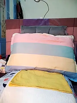 LisantLy online show from 12-19-25, 05:15