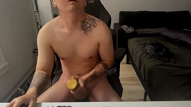 Snapshot of kyysaua chatting on 12-15-25, 06:03 kyysaua online show from 12-15-25, 06:03