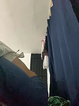 Snapshot of Labby18 chatting on 11-26-25, 04:23 Labby18 online show from 11-26-25, 04:23