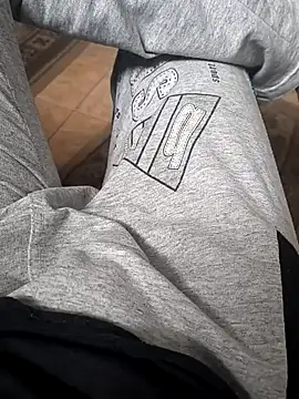 Alexutz21 online show from 04-08-26, 05:20