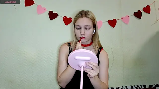 Snapshot of xlo_lax chatting on 11-23-25, 12:48 xlo lax online show from 11-23-25, 12:48