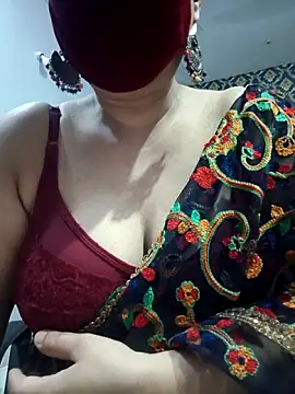 Here maya online show from 03-12-26, 06:01