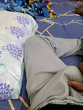 Snapshot of kaiholdsdick chatting on 11-23-25, 12:59 kaiholdsdick online show from 11-23-25, 12:59