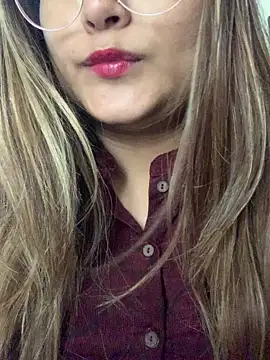 Snapshot of hotladki5 chatting on 12-20-25, 07:00 hotladki5 online show from 12-20-25, 07:00