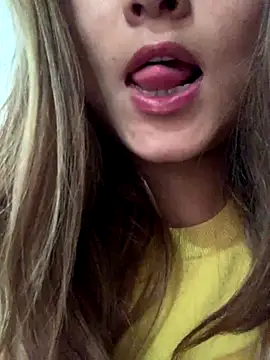 Snapshot of hotladki5 chatting on 12-15-25, 11:27 hotladki5 online show from 12-15-25, 11:27