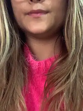 Snapshot of hotladki5 chatting on 12-19-25, 10:39 hotladki5 online show from 12-19-25, 10:39