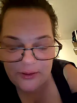 Tasmine online show from 11-24-25, 01:33