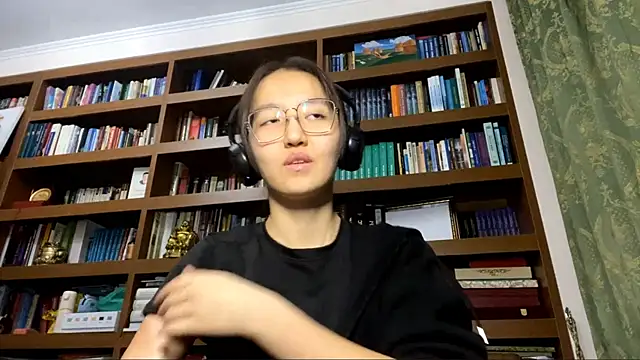 Snapshot of LinaClous chatting on 02-24-26, 02:18 LinaClous online show from 02-24-26, 02:18