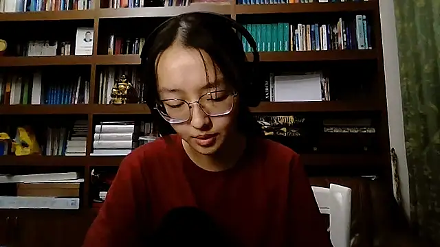 Snapshot of LinaClous chatting on 03-01-26, 02:17 LinaClous online show from 03-01-26, 02:17