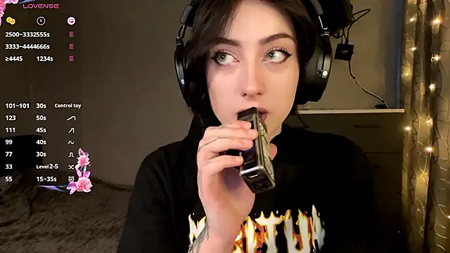 Meowluly online show from 02-04-26, 09:43